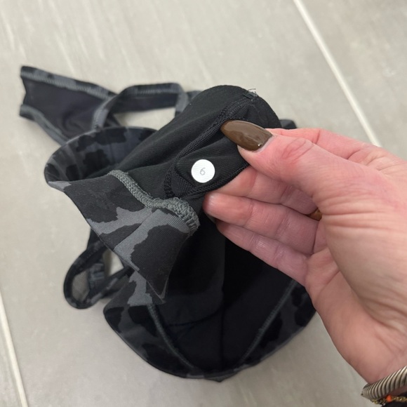 Lululemon Meshed Up Sports Bra 6 - Picture 6 of 6